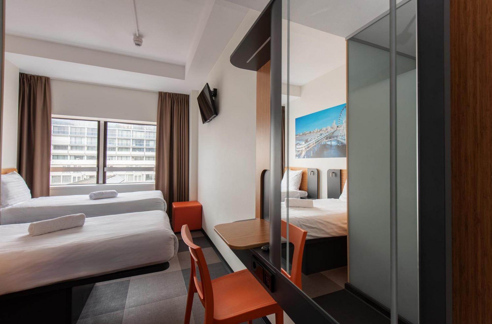 อีซีโฮเต็ล เดอะ เฮก เชเฟนิงเงน บีช Hotel กรุงเฮก ภายนอก รูปภาพ