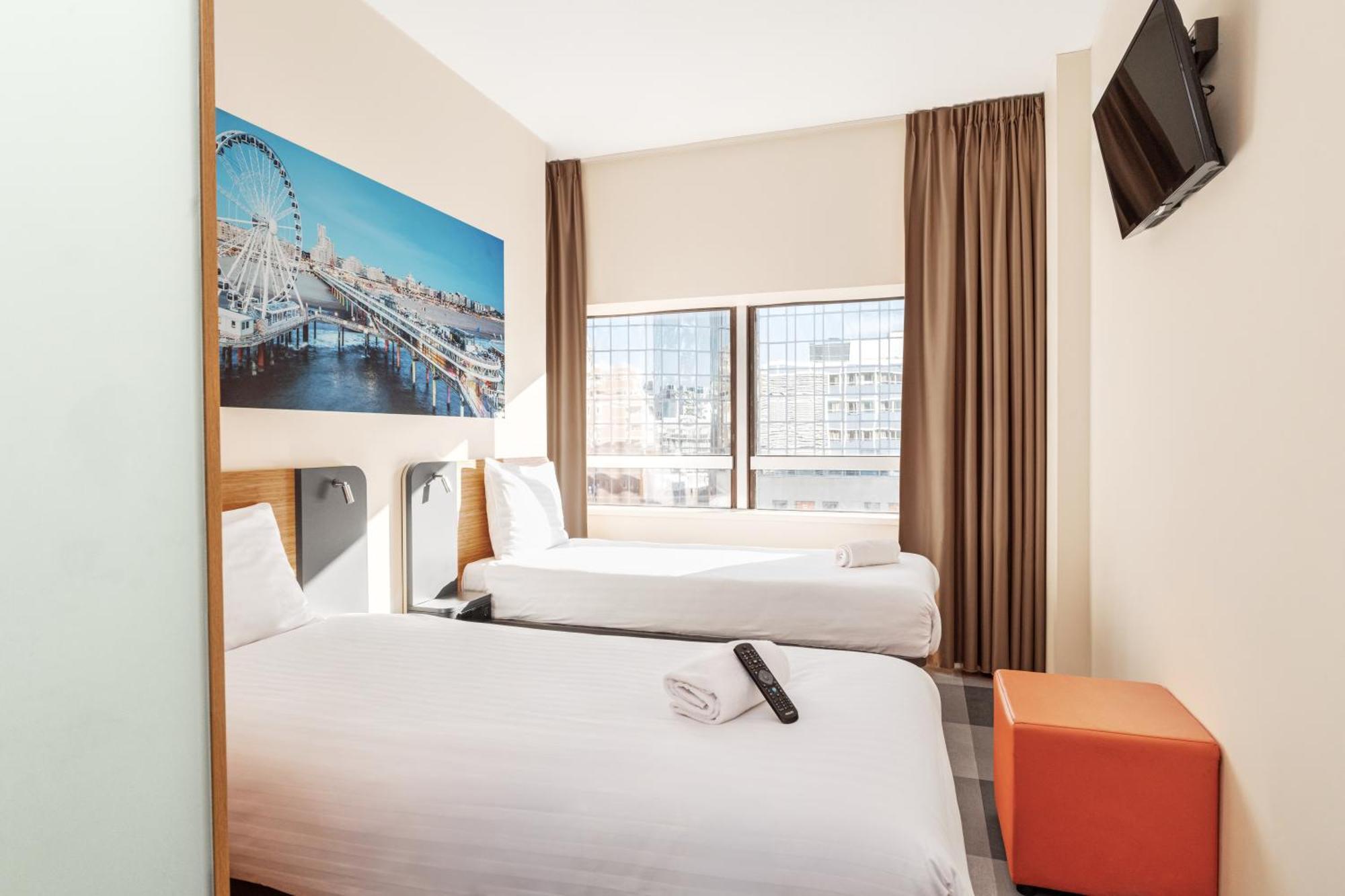 อีซีโฮเต็ล เดอะ เฮก เชเฟนิงเงน บีช Hotel กรุงเฮก ภายนอก รูปภาพ